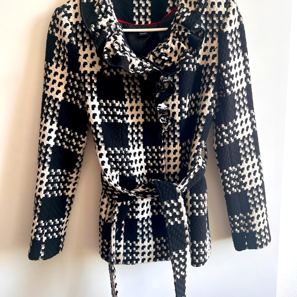 White House Black Market Houndstooth Coat part Wool